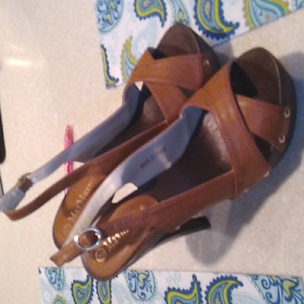 MaxMuxun tan stiletto heels size 8